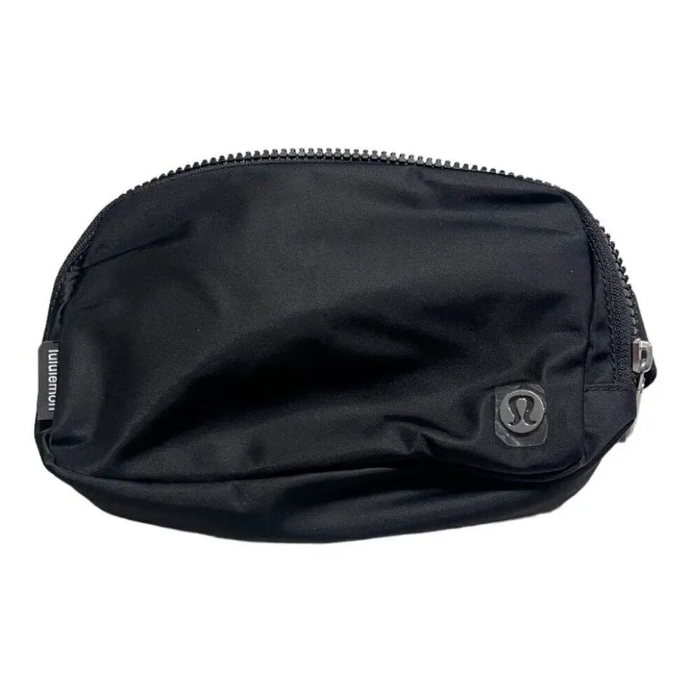 NWT Lululemon Everywhere waist bag & Fanny Pack Extended Strap Black - Picture 1 of 12